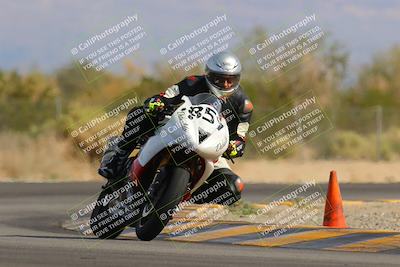 media/Nov-05-2022-SoCal Trackdays (Sat) [[f8d9b725ab]]/Turn 2 (1120am)/